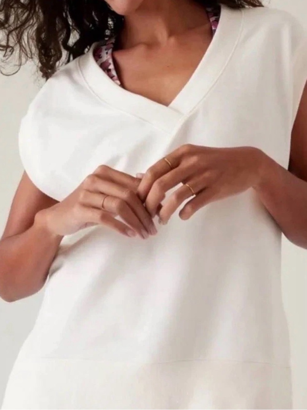 ATHLETA of white V-Neck Sleeveless Shirt